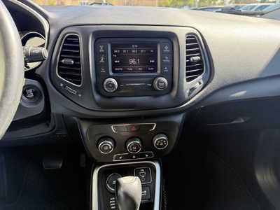 2018 Jeep Compass, $13984. Photo 8