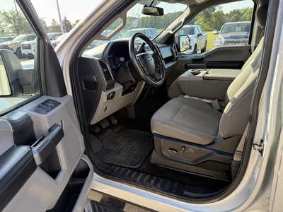 2017 Ford F150 Crew Cab, $17859. Photo 5