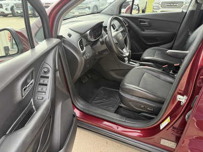 2017 Chevrolet Trax, $9462. Photo 5