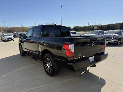 2022 Nissan Titan, $29987. Photo 3