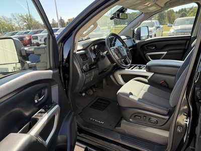 2022 Nissan Titan, $29987. Photo 5