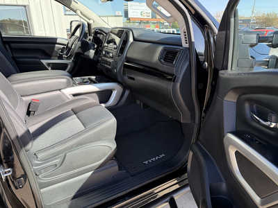 2022 Nissan Titan, $29987. Photo 11