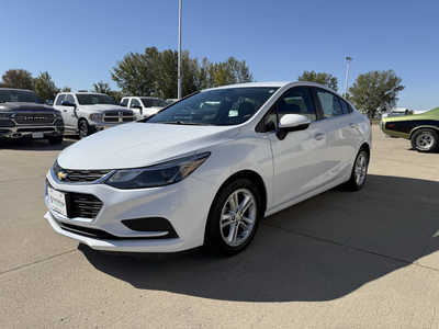 2017 Chevrolet Cruze, $10952. Photo 2