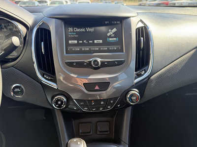 2017 Chevrolet Cruze, $10952. Photo 8