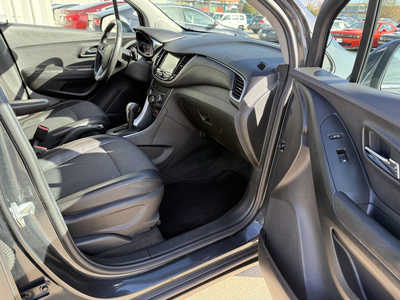 2017 Chevrolet Trax, $10349. Photo 11