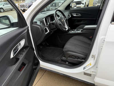 2016 Chevrolet Equinox, $11855. Photo 5