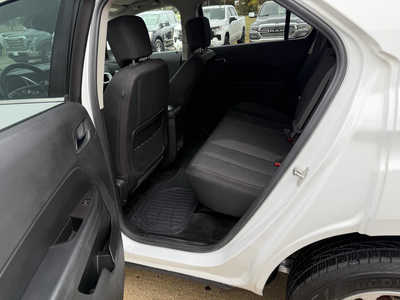 2016 Chevrolet Equinox, $11855. Photo 6