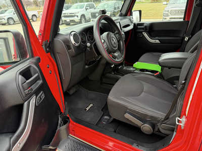 2014 Jeep Wrangler Unlimited, $12992. Photo 5