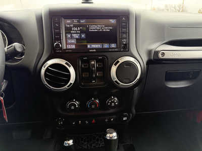 2014 Jeep Wrangler Unlimited, $12992. Photo 8