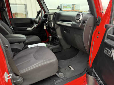 2014 Jeep Wrangler Unlimited, $12992. Photo 11
