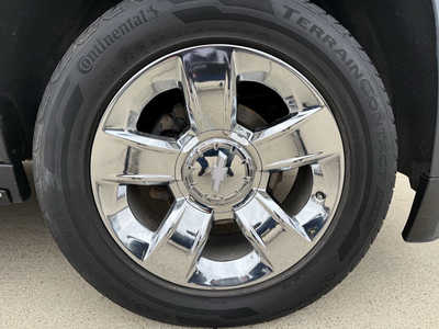 2019 Chevrolet Suburban, $28888. Photo 11