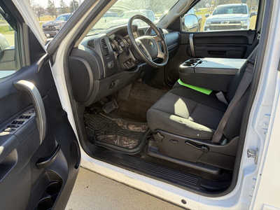 2013 Chevrolet 1500 Crew Cab, $11437. Photo 5