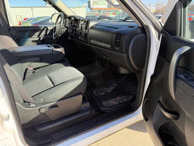 2013 Chevrolet 1500 Crew Cab, $11437. Photo 11