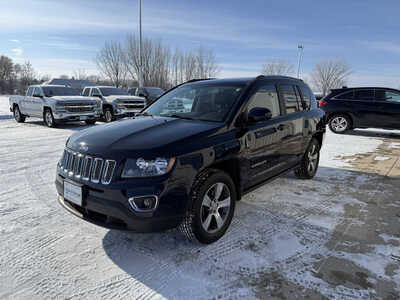 2017 Jeep Compass, $11316. Photo 2
