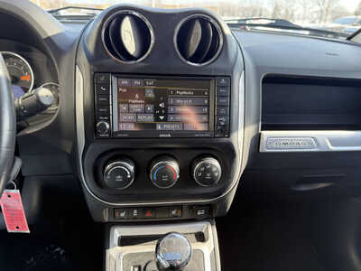 2017 Jeep Compass, $11316. Photo 8