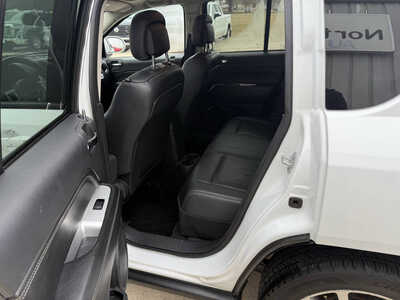 2017 Jeep Compass, $10961. Photo 6