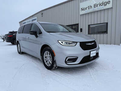2024 Chrysler Pacifica, $34669. Photo 1