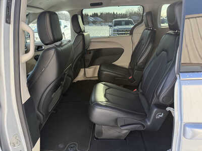 2024 Chrysler Pacifica, $34669. Photo 6