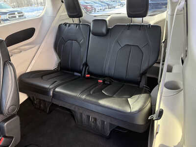 2024 Chrysler Pacifica, $34669. Photo 7