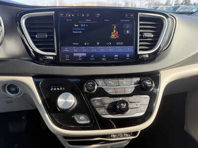 2024 Chrysler Pacifica, $34669. Photo 9