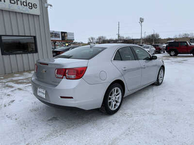 2015 Chevrolet Malibu, $8891. Photo 4