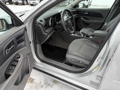 2015 Chevrolet Malibu, $8891. Photo 5