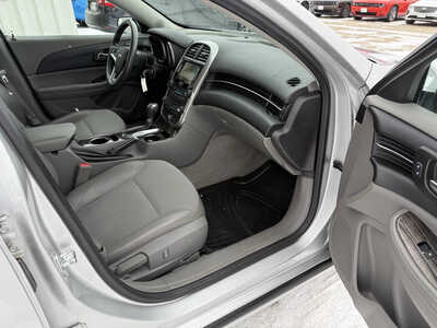 2015 Chevrolet Malibu, $8891. Photo 11