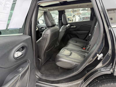 2015 Jeep Cherokee, $11998. Photo 6