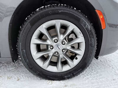 2023 Chrysler Pacifica, $25954. Photo 11