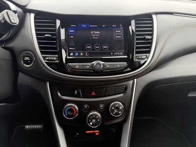 2021 Chevrolet Trax, $15495. Photo 8