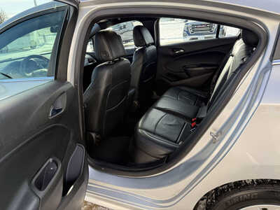 2017 Chevrolet Cruze, $8485. Photo 6