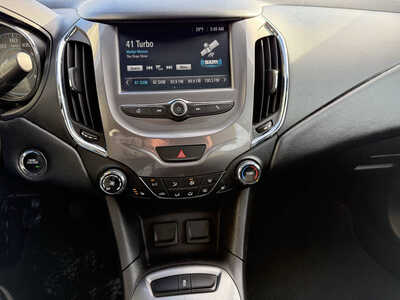 2017 Chevrolet Cruze, $8485. Photo 8