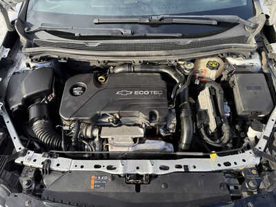 2017 Chevrolet Cruze, $8485. Photo 9