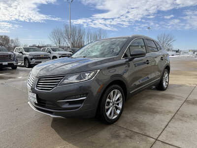 2017 Lincoln MKC, $15478. Photo 2
