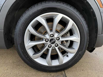 2017 Lincoln MKC, $15478. Photo 10