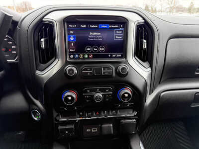 2019 Chevrolet 1500 Crew Cab, $25949. Photo 8