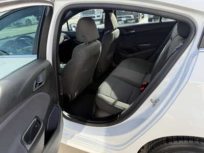 2017 Chevrolet Cruze, $10483. Photo 6