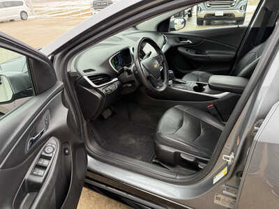2018 Chevrolet Volt, $12421. Photo 5