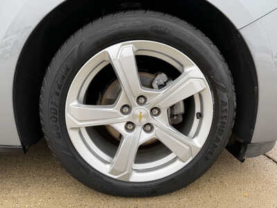 2018 Chevrolet Volt, $12421. Photo 10