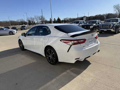 2018 Toyota Camry, $16479. Photo 3