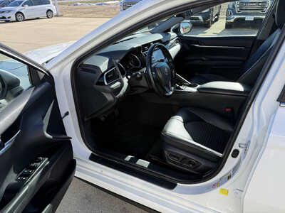 2018 Toyota Camry, $16479. Photo 5