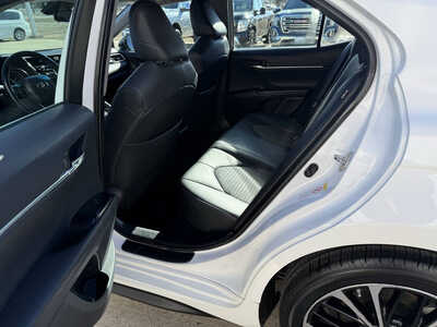 2018 Toyota Camry, $16479. Photo 6