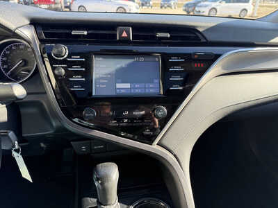 2018 Toyota Camry, $16479. Photo 8