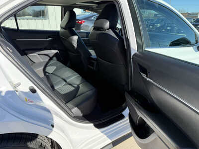 2018 Toyota Camry, $16479. Photo 12