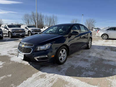 2015 Chevrolet Cruze, $6485. Photo 2