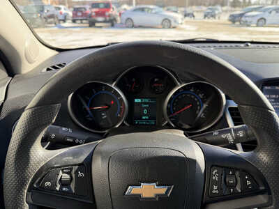 2015 Chevrolet Cruze, $6485. Photo 7