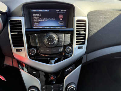 2015 Chevrolet Cruze, $6485. Photo 8