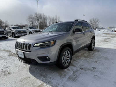 2022 Jeep Cherokee, $21415. Photo 2