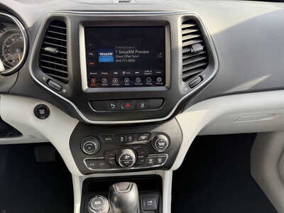 2022 Jeep Cherokee, $21415. Photo 8