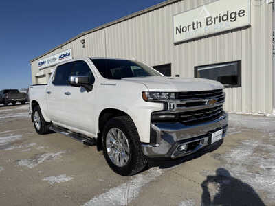 2020 Chevrolet 1500 Crew Cab, $28892. Photo 1